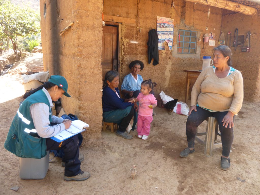Senasa - Charla sobre enfermedades que afectan a los porcinos en Huánuco