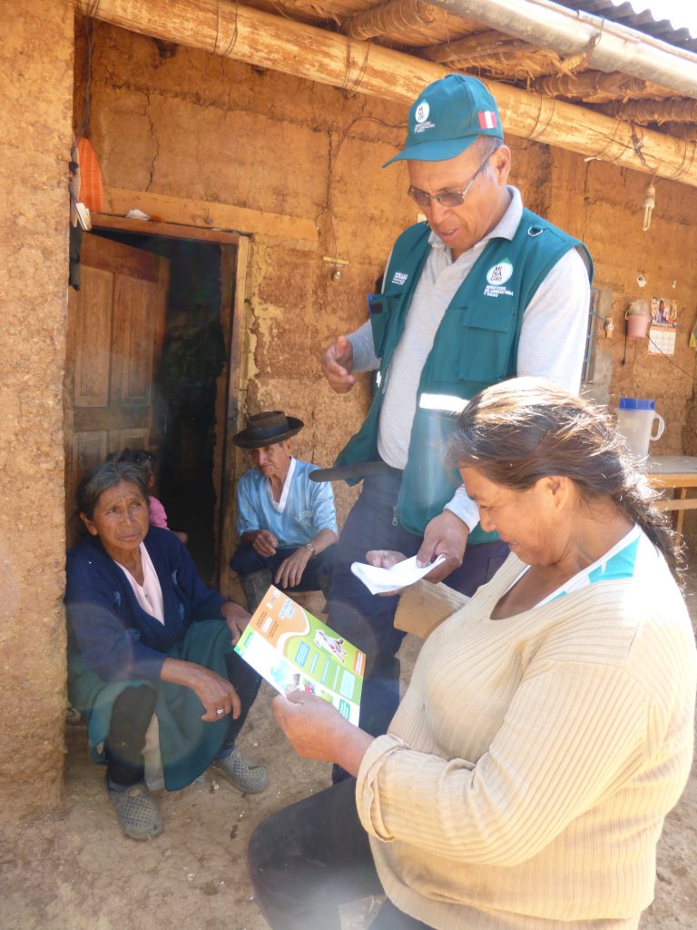 Senasa - Charla sobre enfermedades que afectan a los porcinos en Huánuco