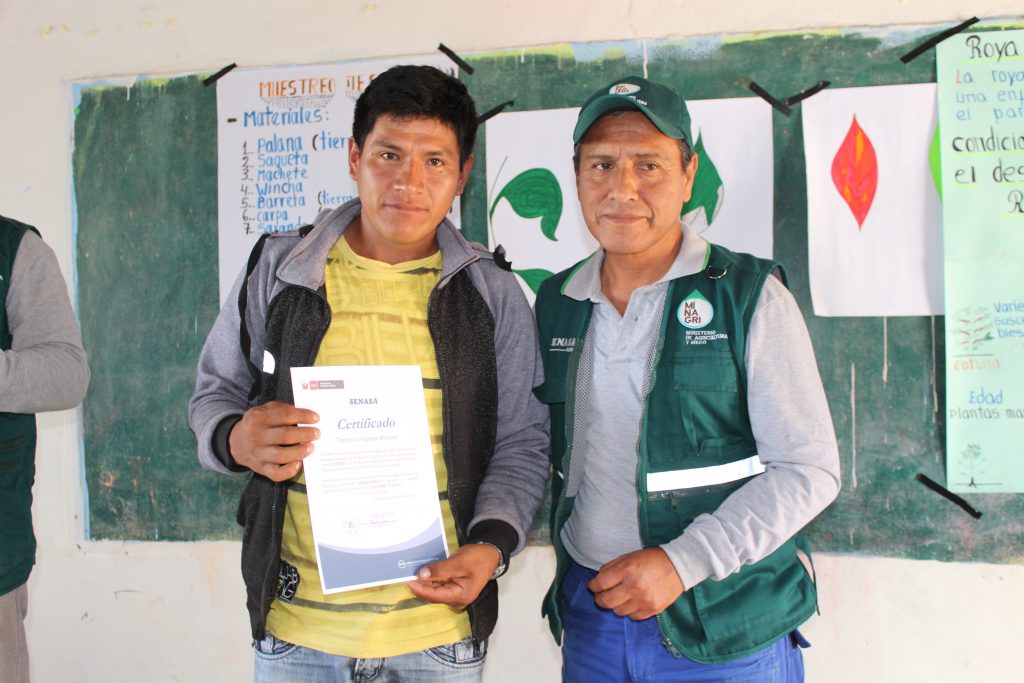 Senasa - Clausura de Escuelas de Campo de Agricultores en Cañaris y Salas