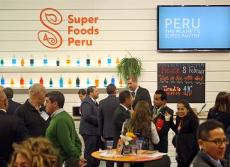 Banano orgánico, granadilla y piña Golden presentes en Fruit Logística en Berlín
