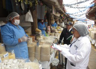 Municipios del Cusco certificarán más puestos de venta saludables en centros de abasto