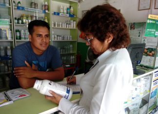 Senasa fiscaliza establecimientos comerciales de plaguicidas en Piura