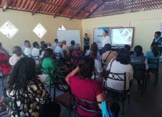 Productores de La Joya se suman a las acciones de erradicación de Mosca de Fruta en Arequipa