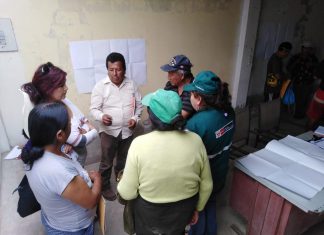 Escuelas de campo atienden a criadores de cerdos y productores de cebolla en Lima