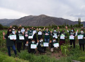 Productores cusqueños se gradúan como expertos en buenas prácticas agrícolas