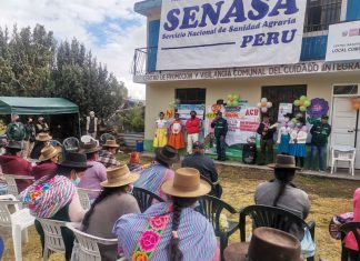 Ministro Alencastre visitó escuelas de campo en Ayacucho